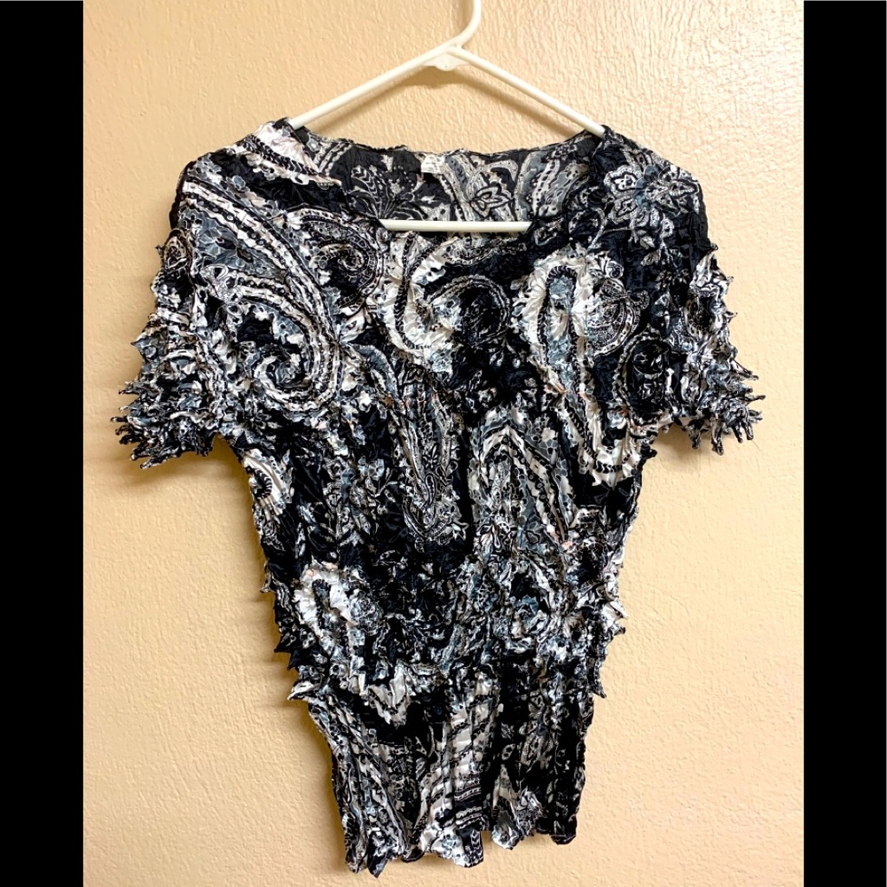 Win Win womens textured stretch paisley blouse